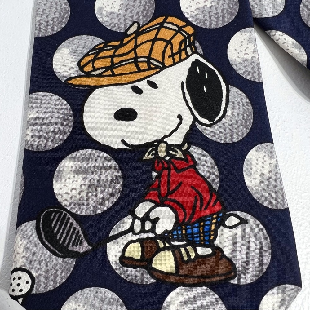 Peanut’s Well Above Par Silk Neck Tie Snoopy Golf Graphic
